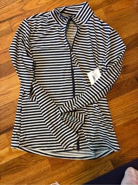 NWT Carve Designs Lake SunShirt